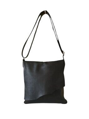 iLi New York Genuine Leather Crossbody Flap-over Black Adjustable Strap Purse